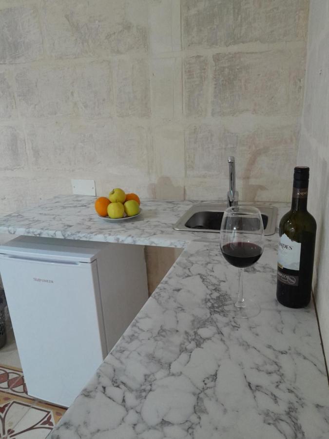 Limestone Sun Suites Sliema Extérieur photo